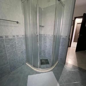 Pokój z łóżkiem king-size